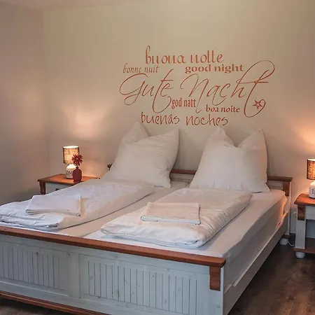 Kronenburger Alm Отель Кроненбург