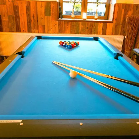 Kronenburger Alm Отель Кроненбург