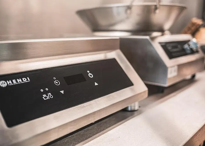 Kronenburger Alm Hotel *